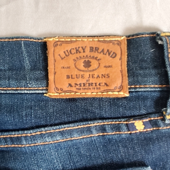 Lucky Brand Women's Dark Washed Boot Cut Mid Rise Jeans Size 12 - Picture 8 of 13